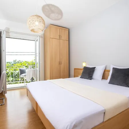 Apartments Toce *
