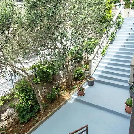 Apartments Toce *