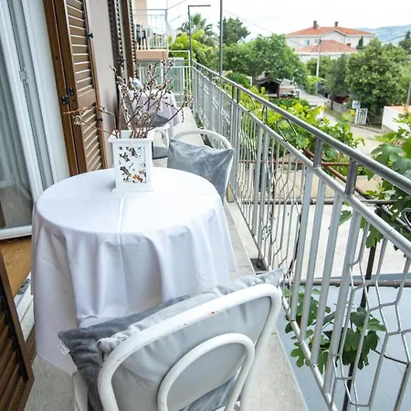 Apartments Toce *